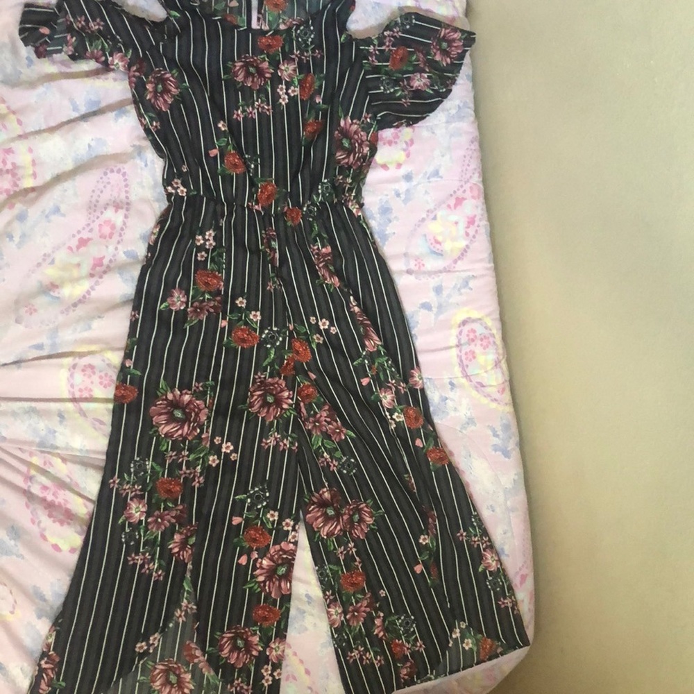BaileyBlue Flower Jumper/Jumpsuit